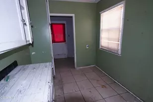 17740 Vanowen St, Reseda, CA 91335 - Photo 12