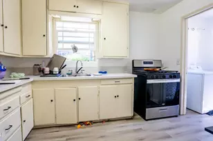 605 Lincoln Ave, Bakersfield, CA 93308 - Photo 8