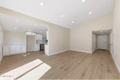 886 Yorkshire Avenue, Thousand Oaks, CA 91360 - Photo 4