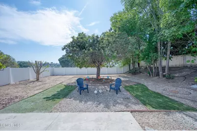 886 Yorkshire Avenue, Thousand Oaks, CA 91360 - Photo 32