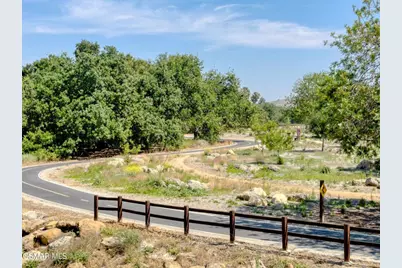 886 Yorkshire Avenue, Thousand Oaks, CA 91360 - Photo 42