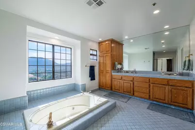 11300 Highridge Court, Camarillo, CA 93012 - Photo 36