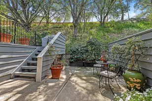 1447 N View Dr, Westlake Village, CA 91362 - Photo 30