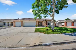 21827 Heliotrope Ln, Wildomar, CA 92595 - Photo 2