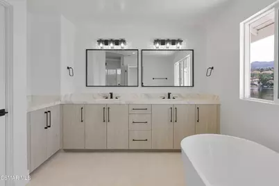 32164 Beachlake Lane, Westlake Village, CA 91361 - Photo 12