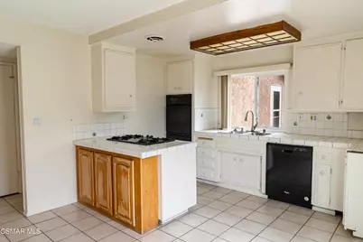 2031 Socrates Avenue, Simi Valley, CA 93065 - Photo 2