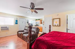 653 Calle Clavel, Thousand Oaks, CA 91320 - Photo 38