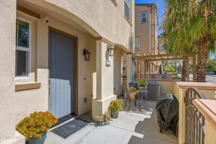 174 Prairie St, Camarillo, CA 93010 - Photo 2