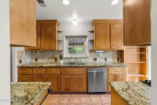 700 Hillcrest Dr, Bakersfield, CA 93305 - Photo 12