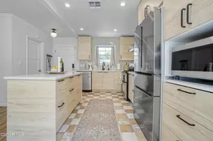 4717 Santa Lucia Dr, Woodland Hills, CA 91364 - Photo 10