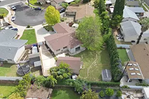 2077 Sebring Ct, Simi Valley, CA 93065 - Photo 20