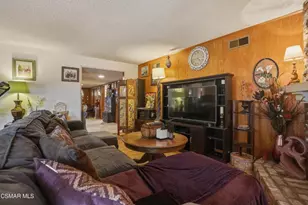 558 E Hemlock St, Oxnard, CA 93033 - Photo 10