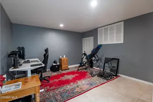 21901 Burbank Blvd, Woodland Hills, CA 91367 - Photo 26