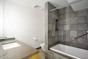 3681 Alomar Dr, Sherman Oaks, CA 91423 - Photo 26