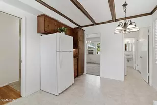 21331 Dumetz Rd, Woodland Hills, CA 91364 - Photo 24