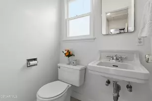 21331 Dumetz Rd, Woodland Hills, CA 91364 - Photo 26