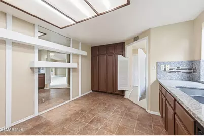 802 Congressional Road, Simi Valley, CA 93065 - Photo 18