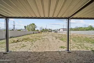 9667 Linden Ave, Bloomington, CA 92316 - Photo 32