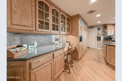 24525 Desert Avenue, Newhall, CA 91321 - Photo 32