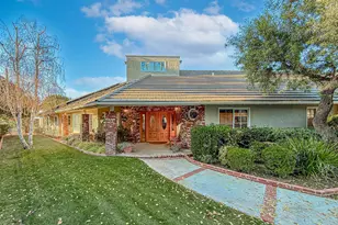 24525 Desert Ave, Newhall, CA 91321 - Photo 4