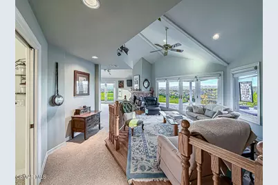 24525 Desert Avenue, Newhall, CA 91321 - Photo 52