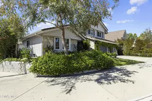29100 Oakpath Dr, Agoura Hills, CA 91301 - Photo 4