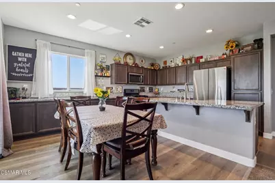 2016 Via Vida Feliz Avenue, Rosamond, CA 93560 - Photo 12