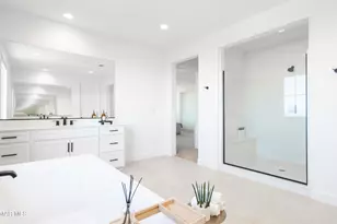 21242 W Wild Flower Way, Chatsworth, CA 91311 - Photo 20