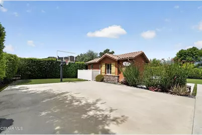 9651 Sagebrush Avenue, Chatsworth, CA 91311 - Photo 36