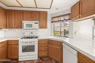 752 Wind Willow Way, Simi Valley, CA 93065 - Photo 12