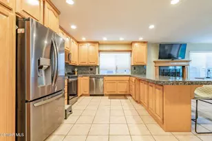 1816 Hillary Ct, Simi Valley, CA 93065 - Photo 14