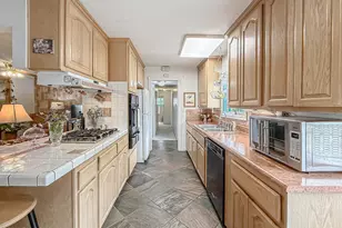 1460 Vaquero Dr, Simi Valley, CA 93065 - Photo 18
