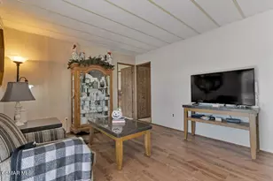 92 Poinsettia Gardens Dr, Ventura, CA 93004 - Photo 18