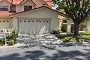 30430 Passageway Pl, Agoura Hills, CA 91301 - Photo 2