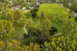 217 Parkview Dr, Oak Park, CA 91377 - Photo 58