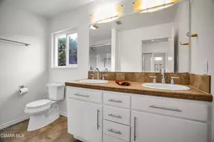 217 Parkview Dr, Oak Park, CA 91377 - Photo 40