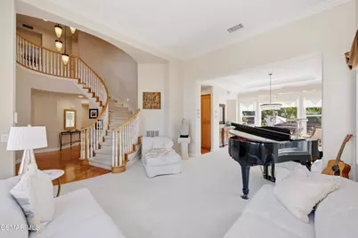 331 Briar Bluff Circle, Thousand Oaks, CA 91360 - Photo 8