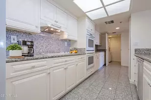 10660 Wilshire Blvd, Los Angeles, CA 90024 - Photo 32