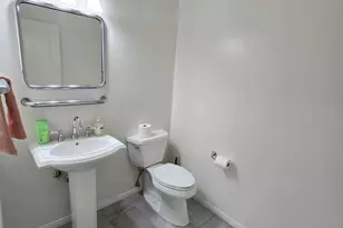9152 1/2 Burnet Ave, North Hills, CA 91343 - Photo 16