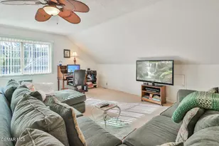 5260 Edgeware Dr, Calabasas, CA 91301 - Photo 36