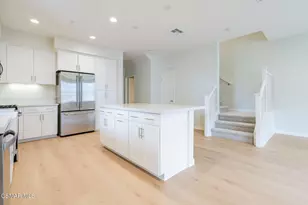 201 Red Brick Dr, Simi Valley, CA 93065 - Photo 2