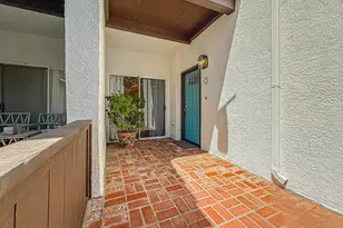 5423 Spanish Oak Ln, Oak Park, CA 91377 - Photo 2