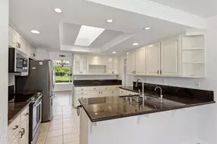 17236 Village 17, Camarillo, CA 93012 - Photo 12