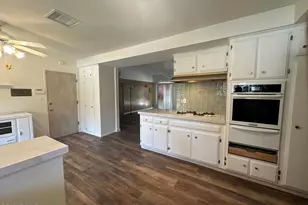 5708 Wilhelmina Ave, Woodland Hills, CA 91367 - Photo 6
