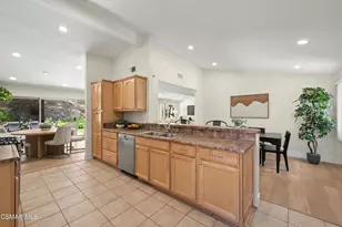 5730 Serrania Ave, Woodland Hills, CA 91367 - Photo 20
