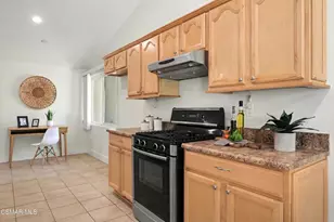 5730 Serrania Ave, Woodland Hills, CA 91367 - Photo 22