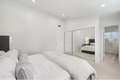 5730 Serrania Avenue, Woodland Hills, CA 91367 - Photo 30