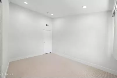 5730 Serrania Avenue, Woodland Hills, CA 91367 - Photo 48