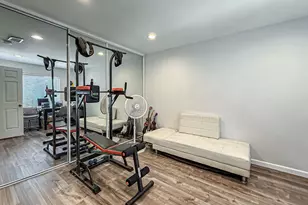 7050 Shoup Ave, Canoga Park, CA 91303 - Photo 20