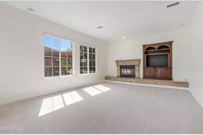 318 Loire Valley Drive, Simi Valley, CA 93065 - Photo 12
